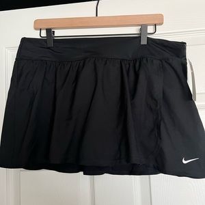 [Nike Swim] NWT Women’s Nike Element Solid
Swim Boardskirt Black Size: 1X